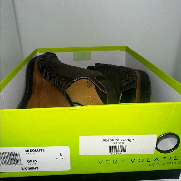 Absolute Wedge - Picture 2 of 4